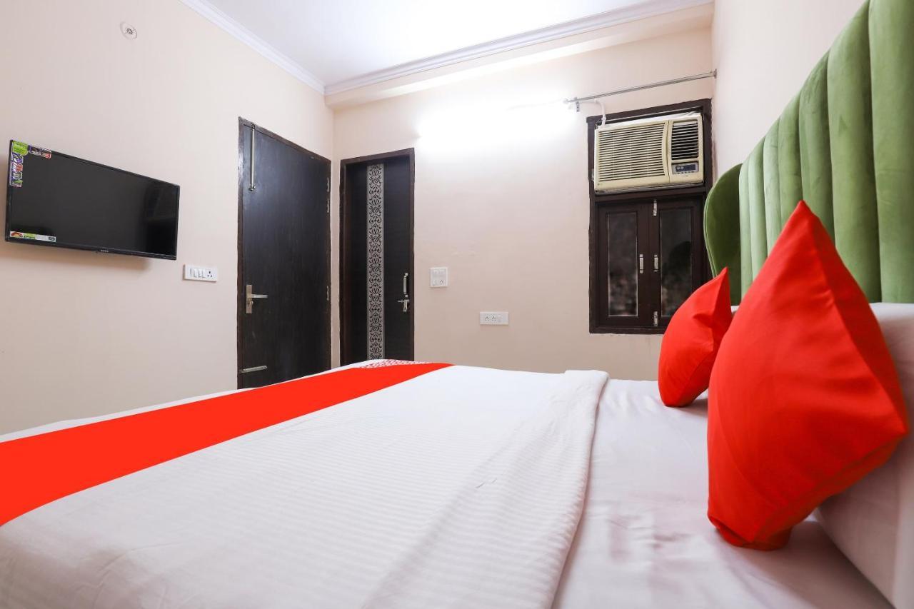 Oyo 77819 Shahdara Inn New Delhi Buitenkant foto