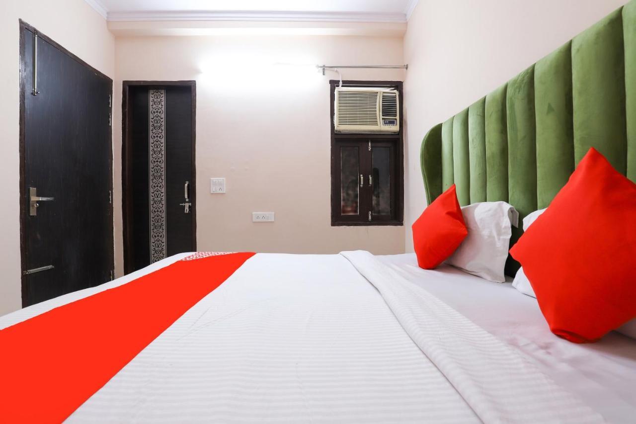 Oyo 77819 Shahdara Inn New Delhi Buitenkant foto