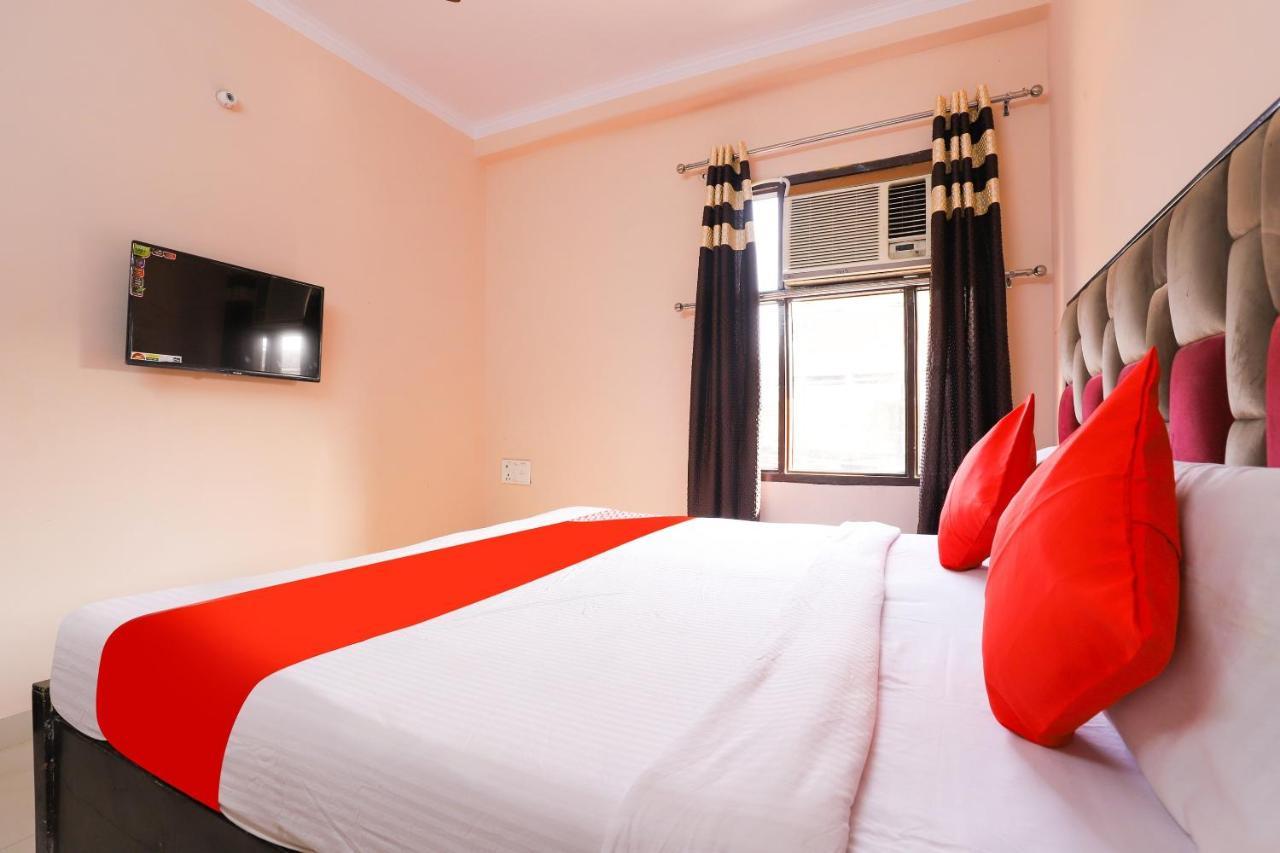 Oyo 77819 Shahdara Inn New Delhi Buitenkant foto