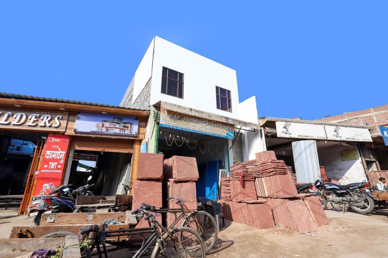 Oyo 77819 Shahdara Inn New Delhi Buitenkant foto