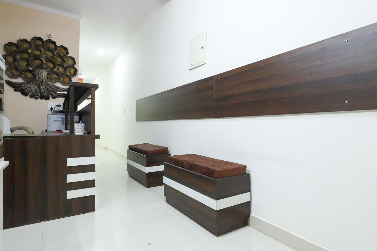 Oyo 77819 Shahdara Inn New Delhi Buitenkant foto