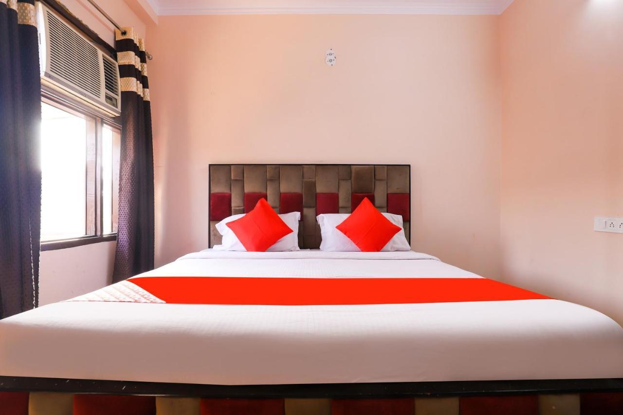 Oyo 77819 Shahdara Inn New Delhi Buitenkant foto