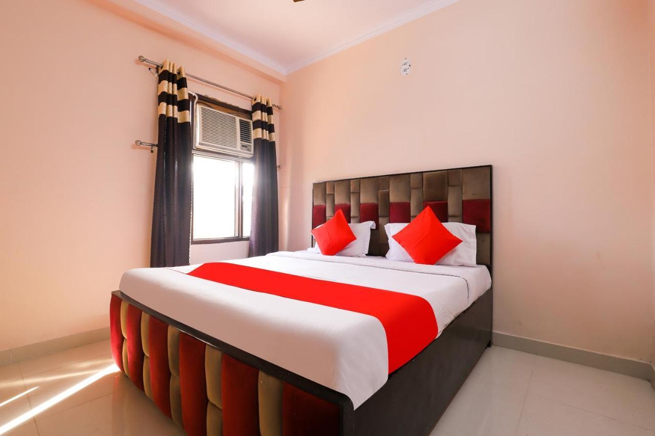 Oyo 77819 Shahdara Inn New Delhi Buitenkant foto